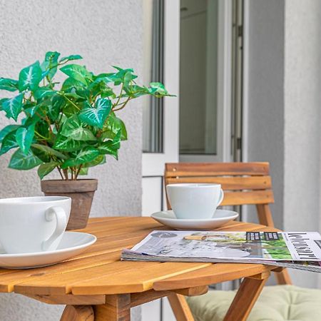 Fewo1846 - Kommood - Zentral Gelegenes Studio-Apartment Mit Balkon Im Hochparterre Фленсбург Экстерьер фото